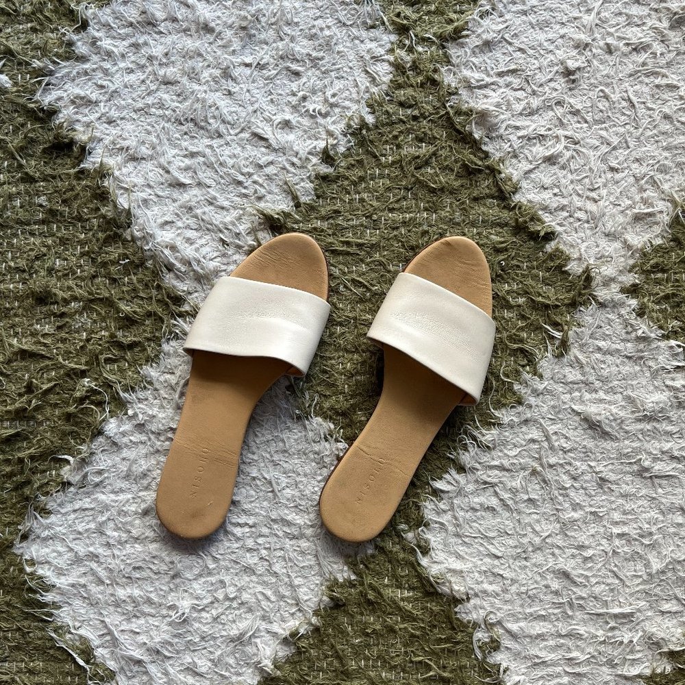 Nisolo Isla Slides in Cream